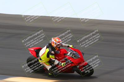 media/Apr-10-2022-SoCal Trackdays (Sun) [[f104b12566]]/Bowl (11am)/